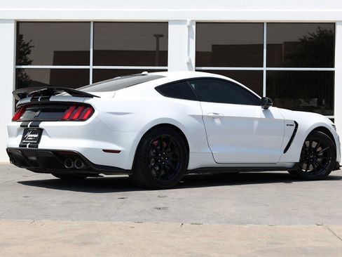 Used 2019 Ford Mustang Shelby GT350 w/ Technology Package RWD image 8