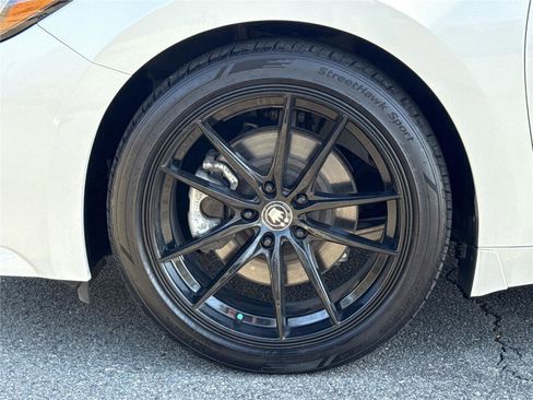 Used 2023 Nissan Maxima SR w/ Sport Mat Group FWD image 31