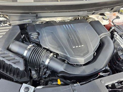 Certified 2025 GMC Acadia Elevation FWD image 22