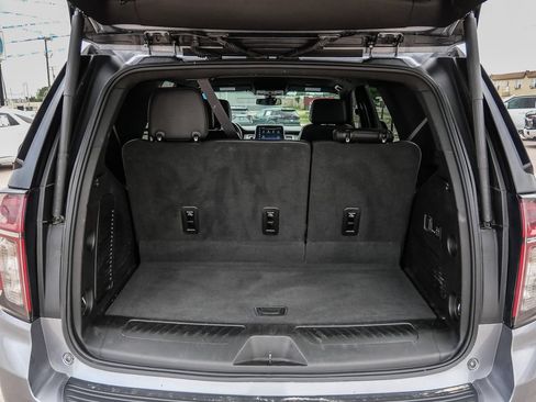 Used 2022 Chevrolet Tahoe LT w/ Luxury Package RWD image 12