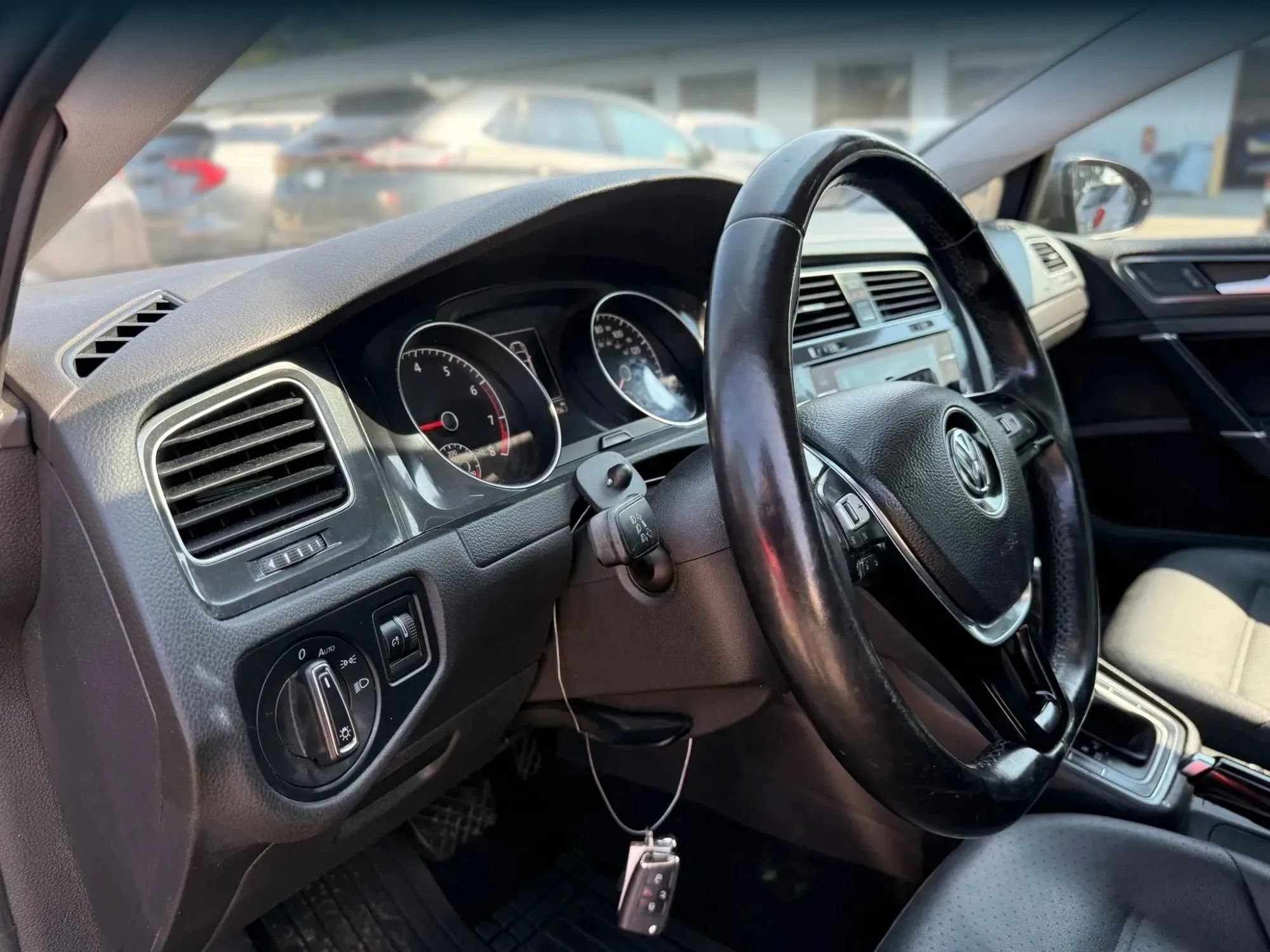 Used 2018 Volkswagen Golf SE FWD image 17