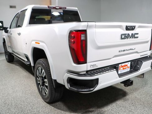 Used 2024 GMC Sierra 2500 Denali Ultimate AWD/4WD image 9