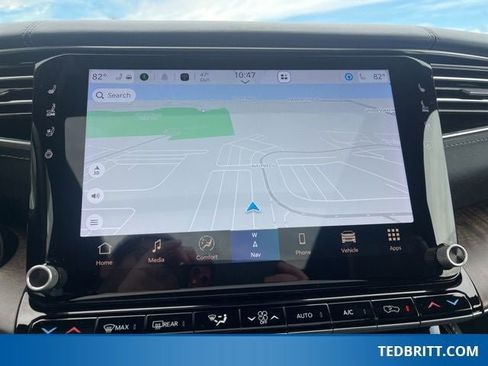 Used 2024 Jeep Grand Wagoneer L Base image 34