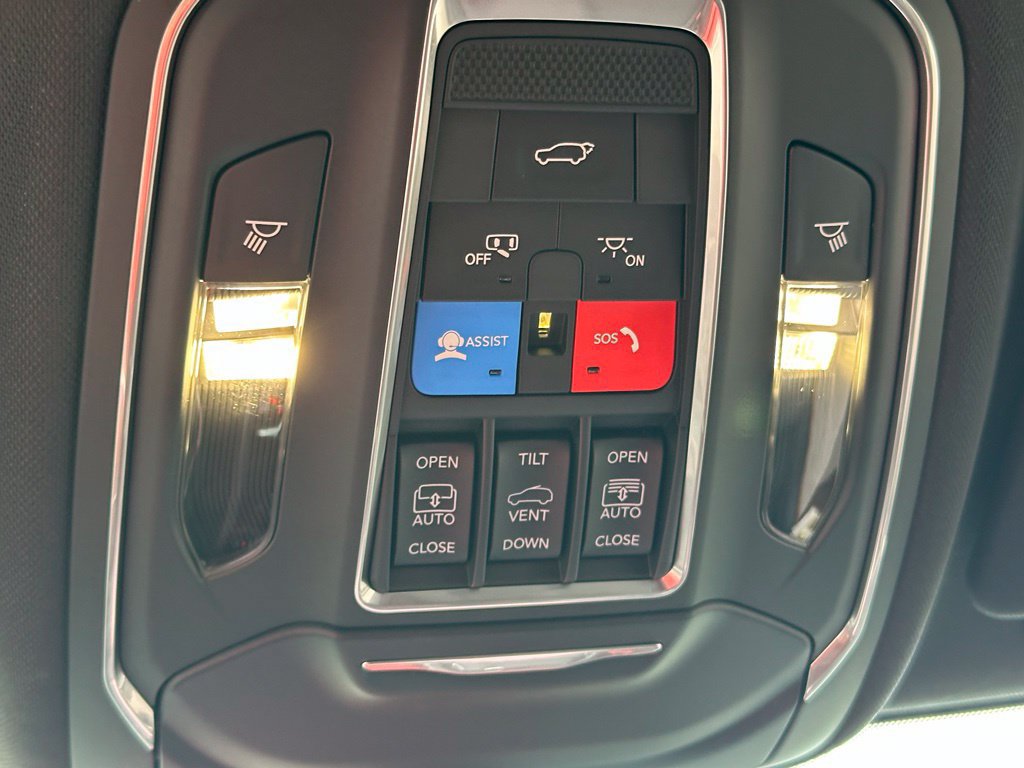 New 2027 Jeep Grand Cherokee Limited AWD/4WD image 34