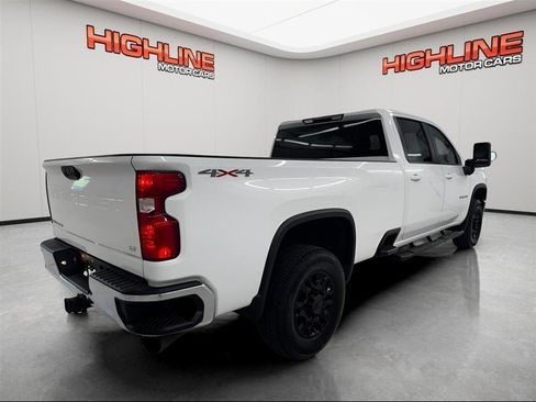 Used 2020 Chevrolet Silverado 3500 LT AWD/4WD image 4