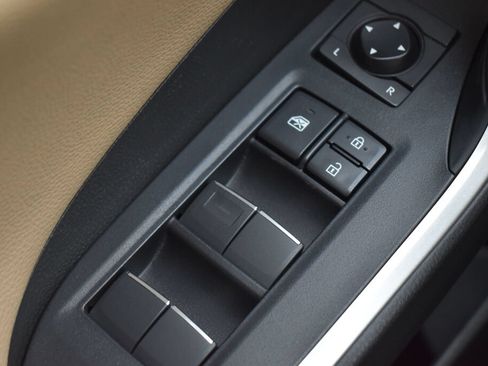 Used 2020 Toyota RAV4 Limited AWD/4WD image 15