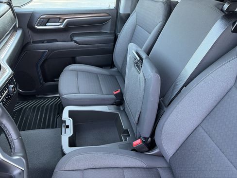 Used 2023 Chevrolet Silverado 1500 LT AWD/4WD image 11