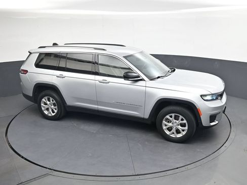 Used 2023 Jeep Grand Cherokee L Limited AWD/4WD image 35