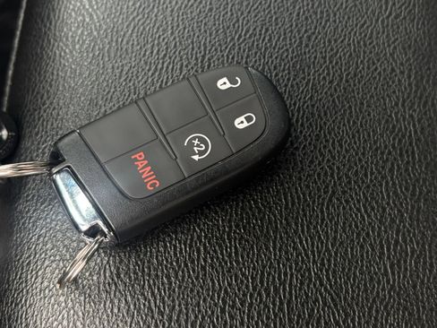 Used 2025 Jeep Compass Limited AWD/4WD image 26