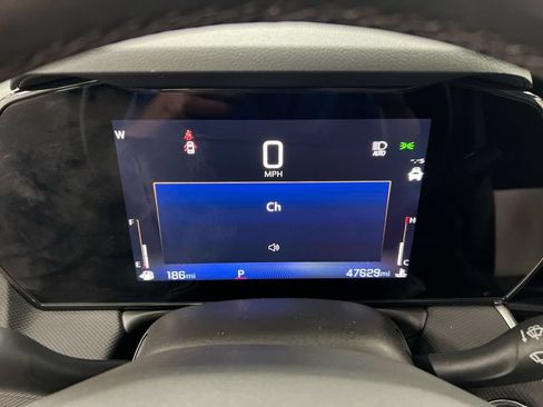 Used 2025 Chevrolet TrailBlazer LT w/ Convenience Package FWD image 12