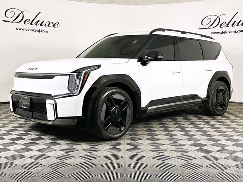 Used 2025 Kia EV9 GT-Line AWD/4WD image 3