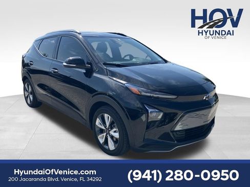 Used 2023 Chevrolet Bolt EUV LT w/ Convenience Package FWD image 1
