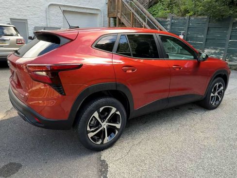 Certified 2024 Chevrolet Trax RS w/ Driver Confidence Package FWD image 8