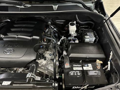 Used 2019 Toyota Tundra SR5 w/ TRD Off Road Package AWD/4WD image 39