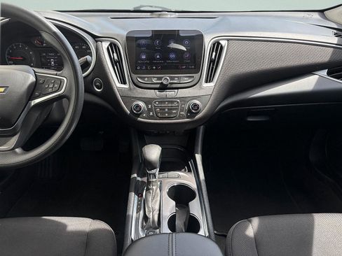 Used 2022 Chevrolet Malibu LT FWD image 32