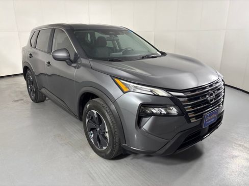 Used 2024 Nissan Rogue SV AWD/4WD image 2
