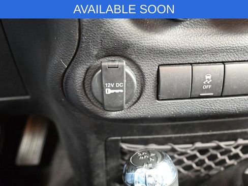 Used 2017 Jeep Wrangler Unlimited Sport w/ Connectivity Group AWD/4WD image 19