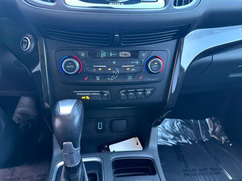 Used 2017 Ford Escape Titanium w/ Equipment Group 301A AWD/4WD image 18
