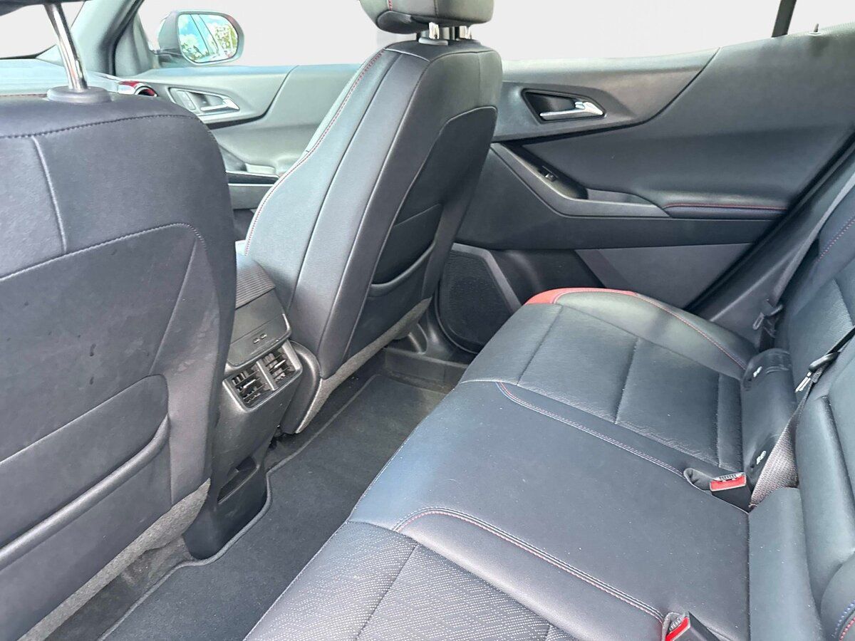 Used 2025 Chevrolet Equinox RS FWD image 14