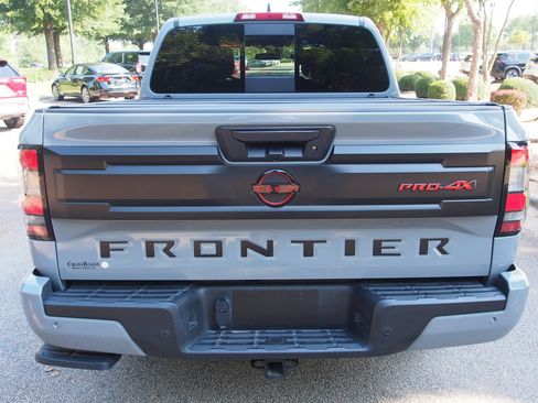 Used 2025 Nissan Frontier PRO-4X w/ Pro Convenience Package AWD/4WD image 6
