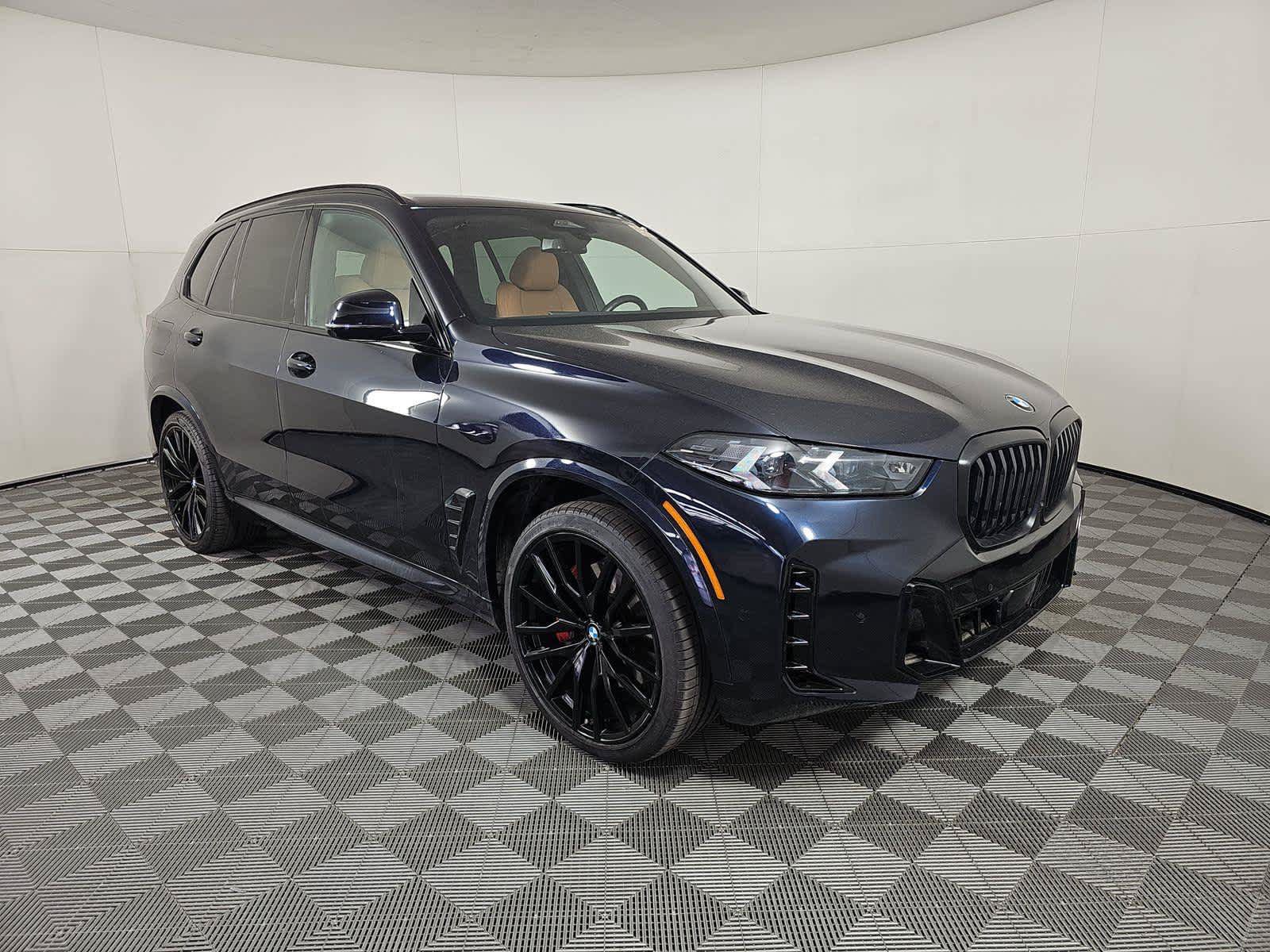 Used 2026 BMW X5 xDrive40i w/ M Sport Package AWD/4WD image 2