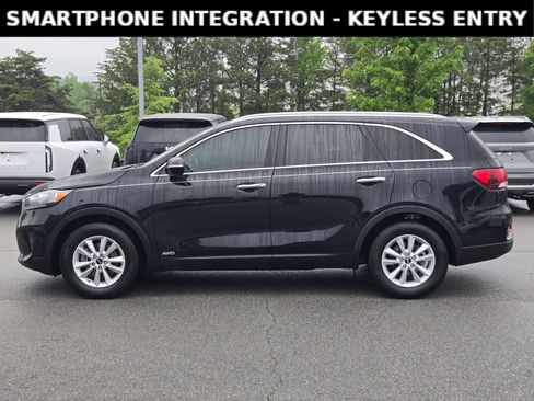 Used 2020 Kia Sorento LX w/ LX I4 Convenience Package AWD/4WD image 4