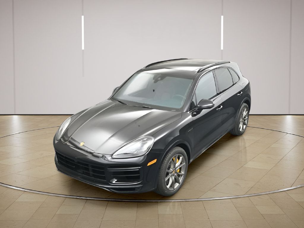 Certified 2022 Porsche Cayenne Turbo S AWD/4WD image 33