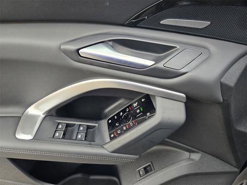 New 2025 Audi Q5 Premium Plus image 18