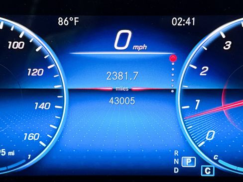 Used 2021 Mercedes-Benz GLE 350 4MATIC image 36