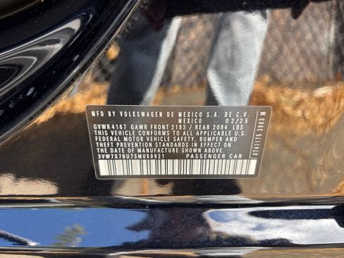 Used 2025 Volkswagen Jetta SE image 29