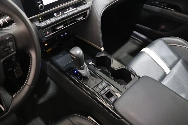Used 2025 Toyota Camry SE FWD image 27