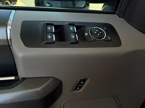 Used 2018 Ford F150 XLT w/ Equipment Group 302A Luxury AWD/4WD image 36
