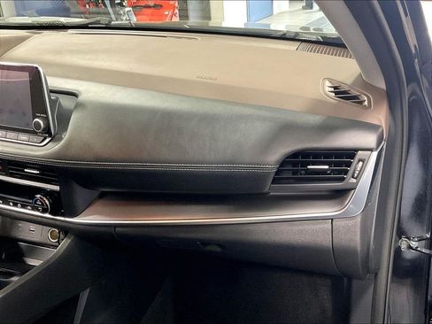 Used 2023 Nissan Rogue SV AWD/4WD image 13