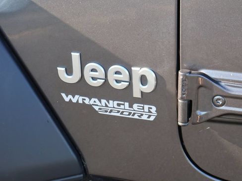 Used 2019 Jeep Wrangler Sport AWD/4WD image 10