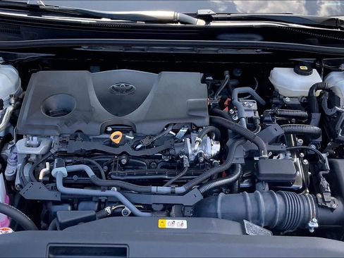 Used 2025 Toyota Camry SE FWD image 29