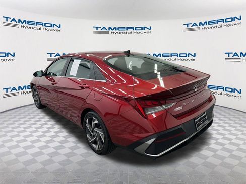Used 2025 Hyundai Elantra SEL w/ Cargo Package FWD image 3