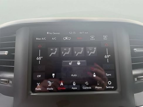 Used 2019 RAM 1500 Big Horn AWD/4WD image 17