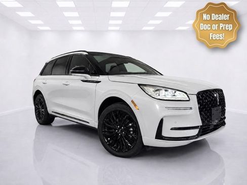 Used 2025 Lincoln Corsair Reserve w/ Equipment Group 202A AWD/4WD image 2