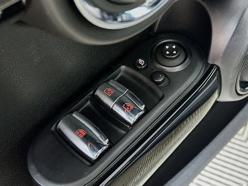 Used 2022 MINI Cooper S w/ Premium Package image 17