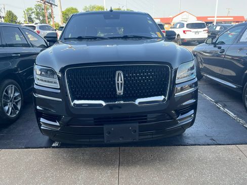 Used 2020 Lincoln Navigator L Reserve w/ Equipment Group 208A Reserve AWD/4WD image 6