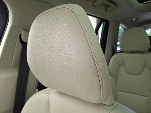 Used 2016 Volvo XC90 T6 Momentum AWD/4WD image 24