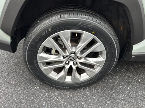 Used 2023 Toyota RAV4 XLE Premium image 33