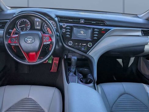 Used 2018 Toyota Camry SE FWD image 13