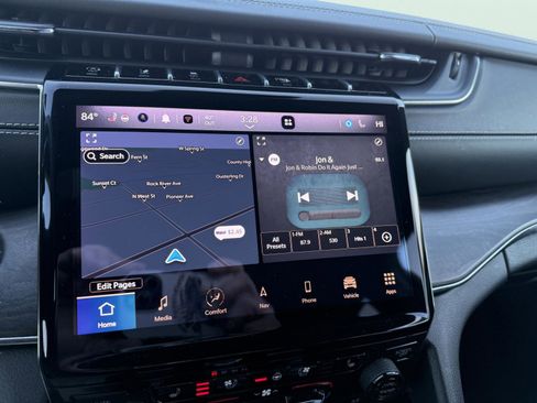 Used 2025 Jeep Grand Cherokee L Overland w/ Advanced Protech Group III image 28