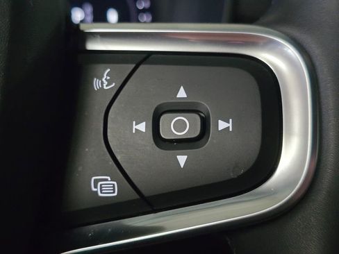 Certified 2024 Volvo XC40 B5 Plus w/ Protection Package Premier image 33