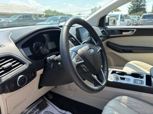 Used 2023 Ford Edge Titanium AWD/4WD image 21