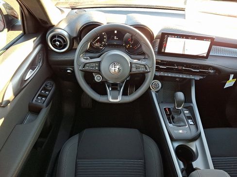 New 2025 Alfa Romeo Tonale image 9