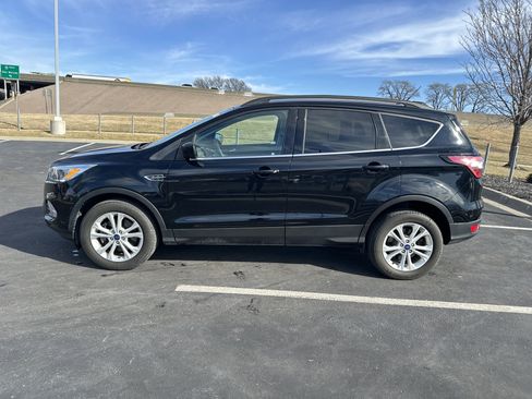 Used 2018 Ford Escape SE image 9