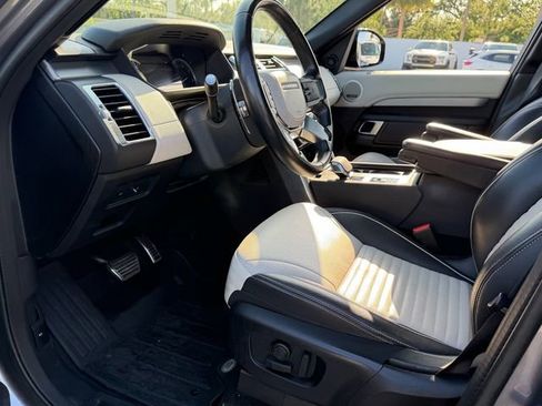 Used 2023 Land Rover Discovery HSE R-Dynamic AWD/4WD image 9