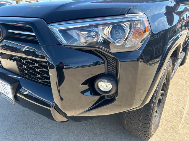 Used 2022 Toyota 4Runner SR5 Premium w/ Moonroof Package AWD/4WD image 5